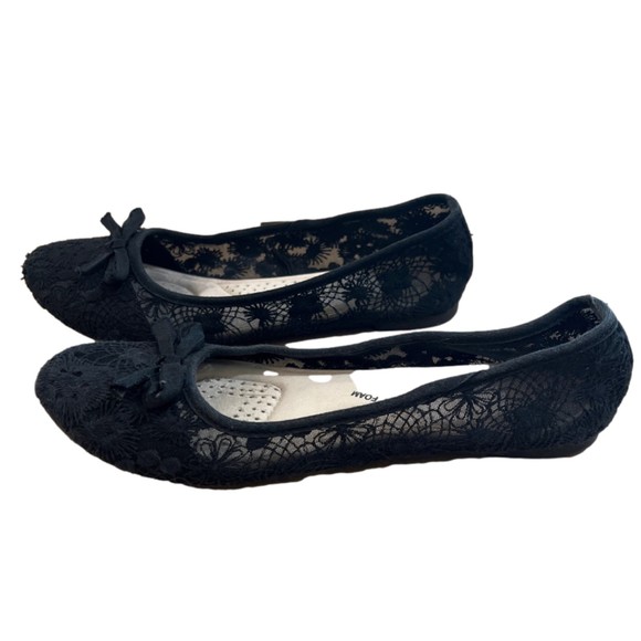 Black Mesh with Lace Print Flat Shoes with Bows and Memory Foam Soles Size 8.5 - Picture 3 of 6